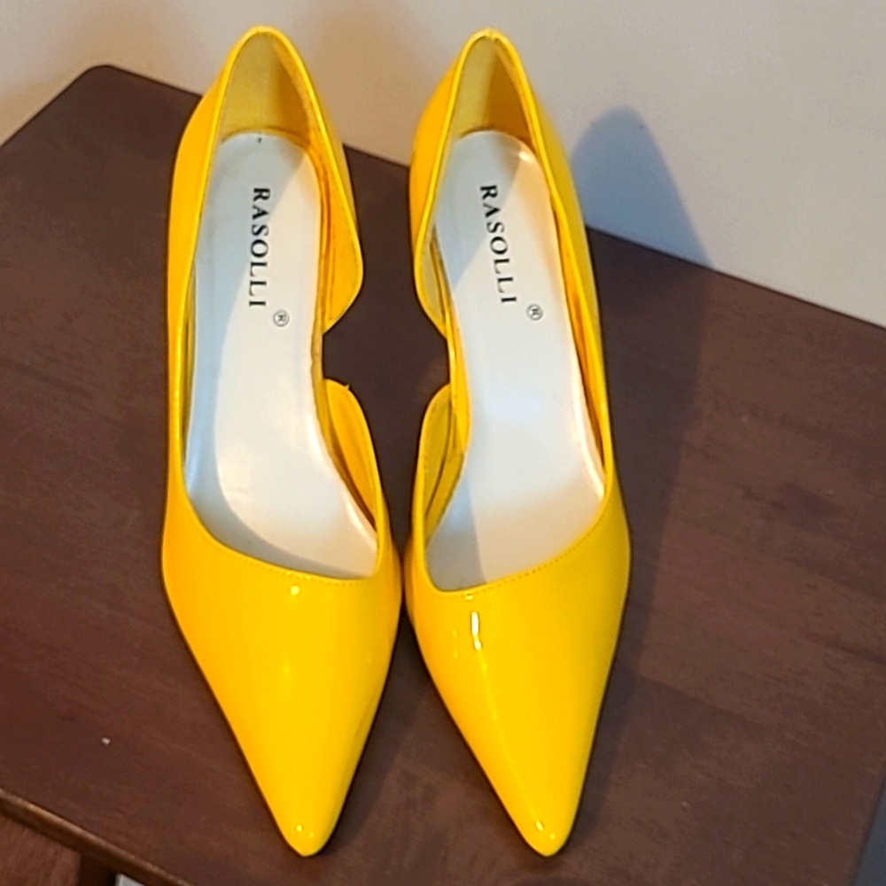 RASOLLI heels, Size 10, Yellow